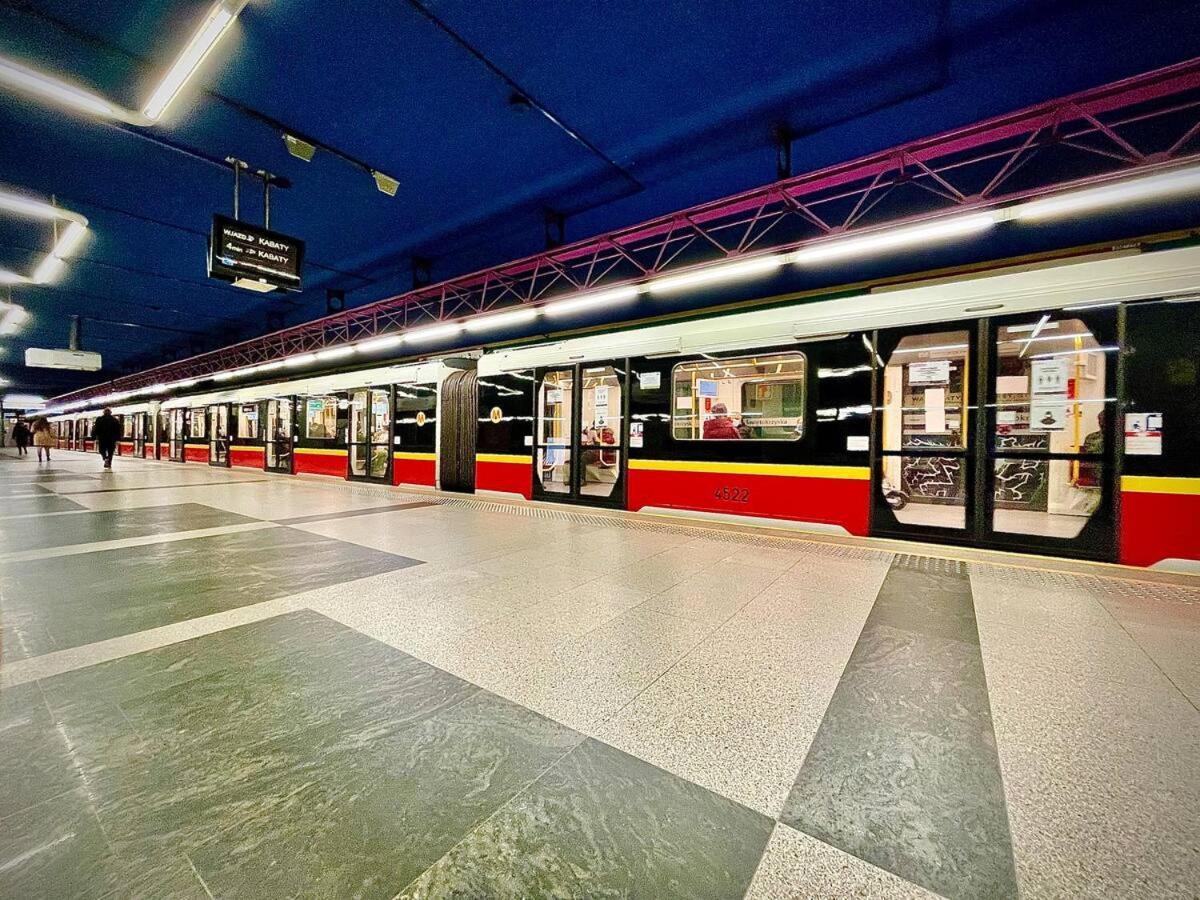 Sun Clima/Ac Metro X2 Fast Wifi 500 Mbs 70'Tv Netflix Appletv Hbo Apartment Warsaw Exterior photo
